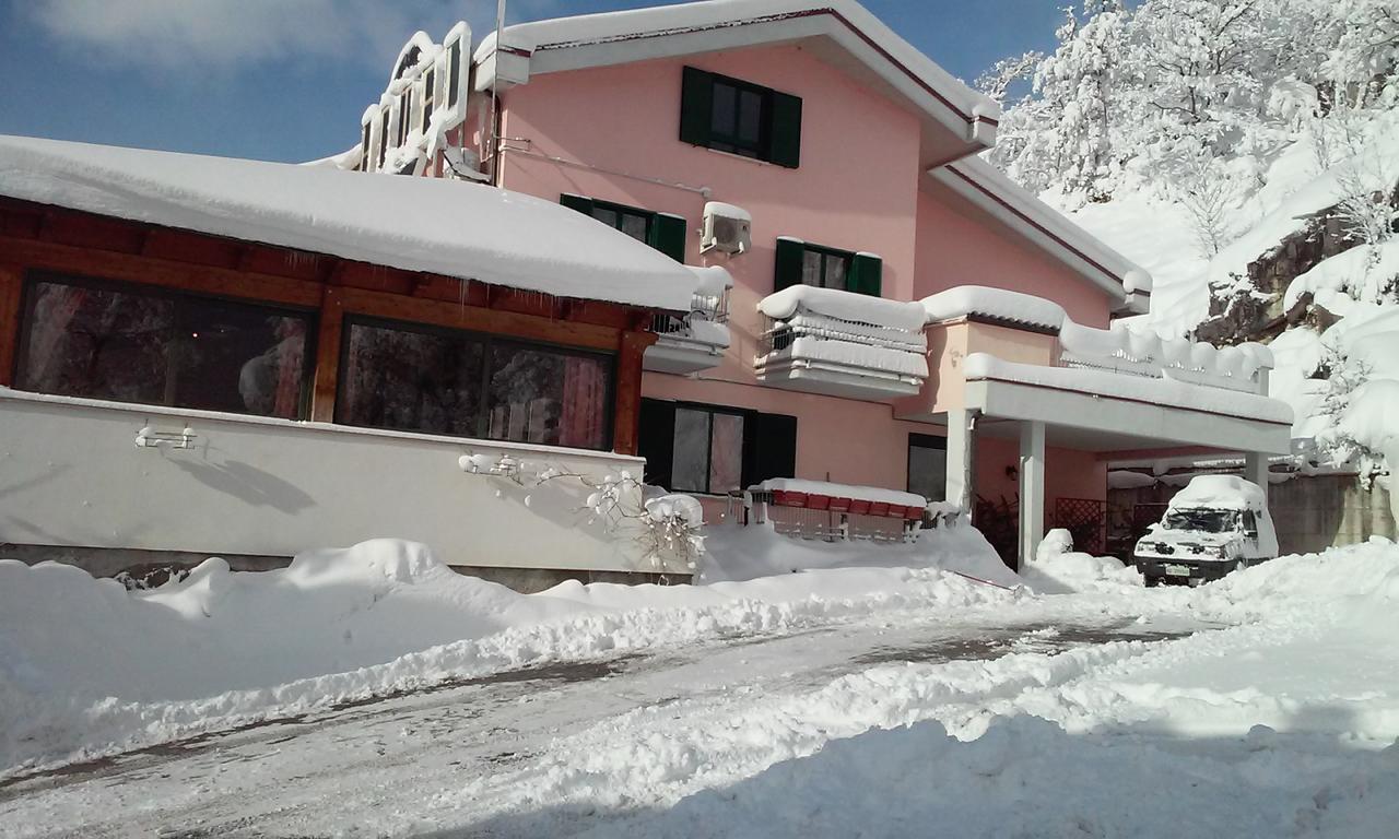 Nido Delle Rondini Hotel Ristorante Pizzeria Fallo Exterior photo